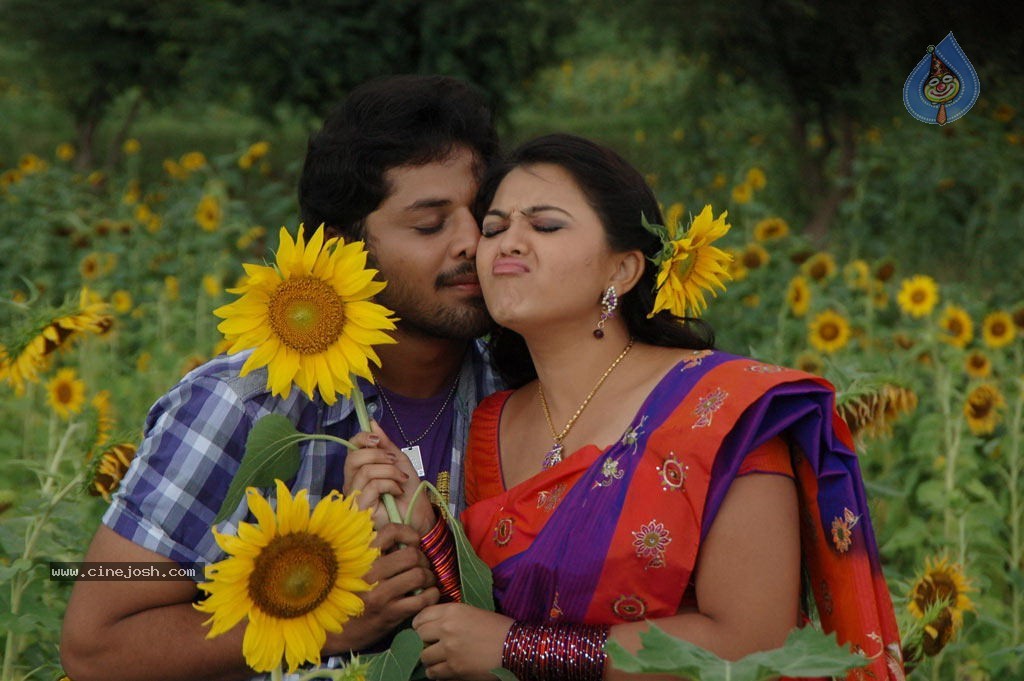 Idhayam Thiraiarangam Tamil Movie Stills - 57 / 74 photos