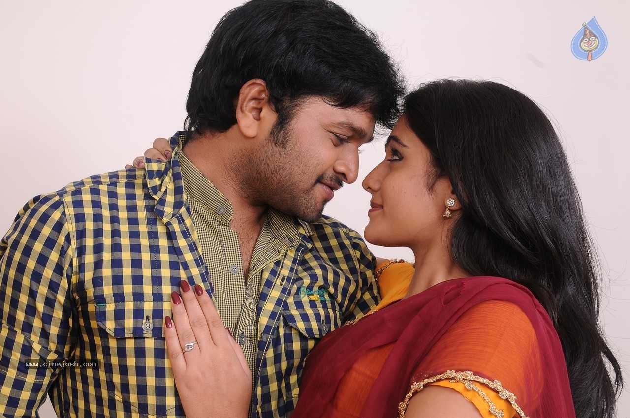 Ika Selav Movie Photos - 3 / 6 photos