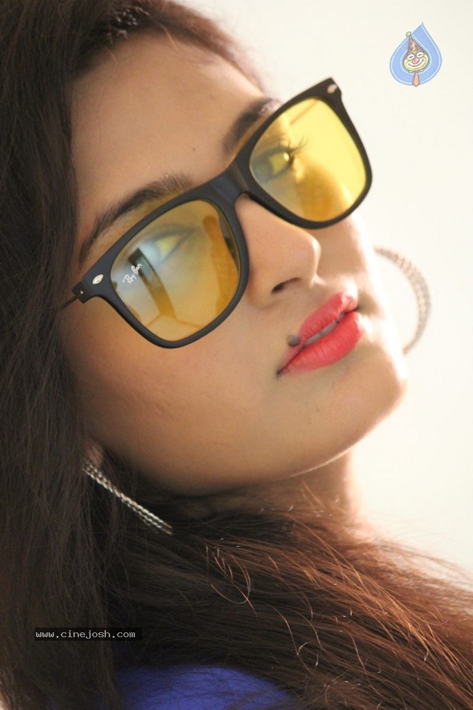 Inka Emi Anukoledu Movie Gallery - 31 / 53 photos