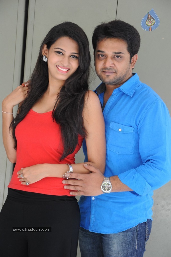 Inka Emi Anukoledu Movie Photos - 85 / 141 photos