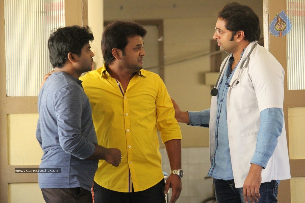 Inka Emi Anukoledu Movie Photos - 98 / 141 photos