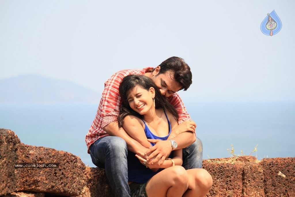 Inka Emi Anukoledu Movie Photos - 127 / 141 photos
