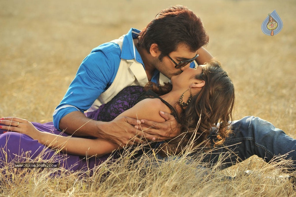 Intelligent Idiots Movie Stills n Walls - 12 / 73 photos
