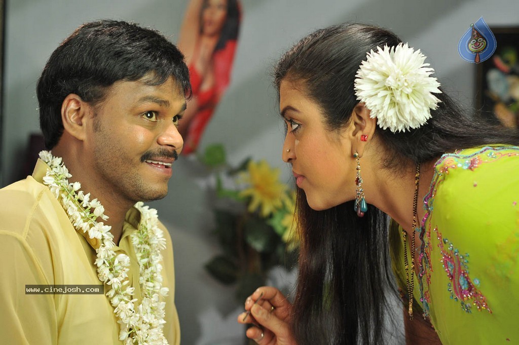 Intelligent Idiots Movie Stills n Walls - 53 / 73 photos