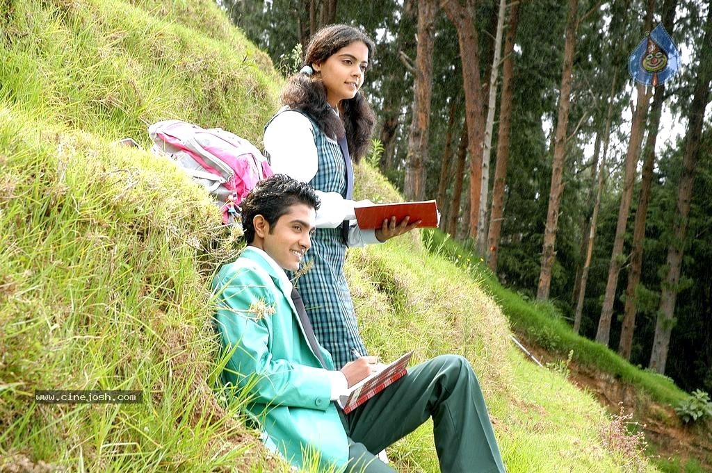 Inter Second Year Movie Stills - 17 / 42 photos