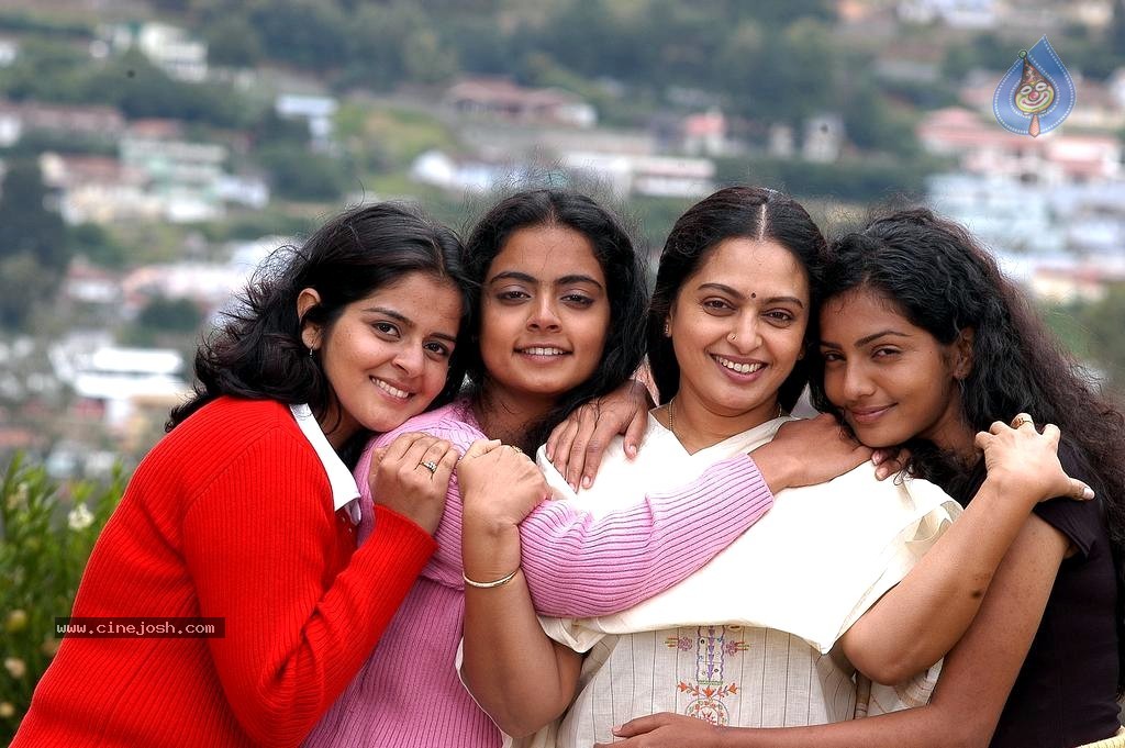 Inter Second Year Movie Stills - 22 / 42 photos