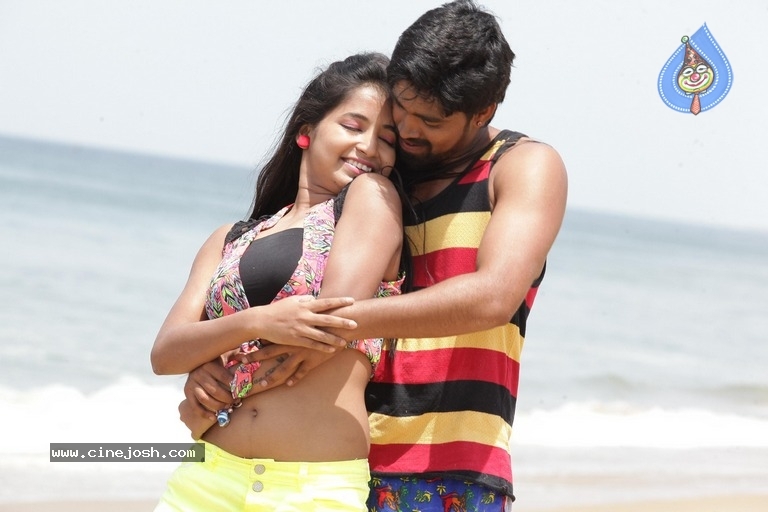 Ippatlo Ramudila Seethala Evaruntarandi Babu Movie Stills - 29 / 32 photos