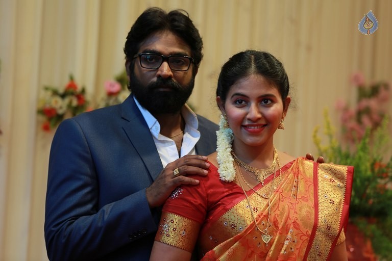 Iraivi Tamil Film Photos - 24 / 25 photos