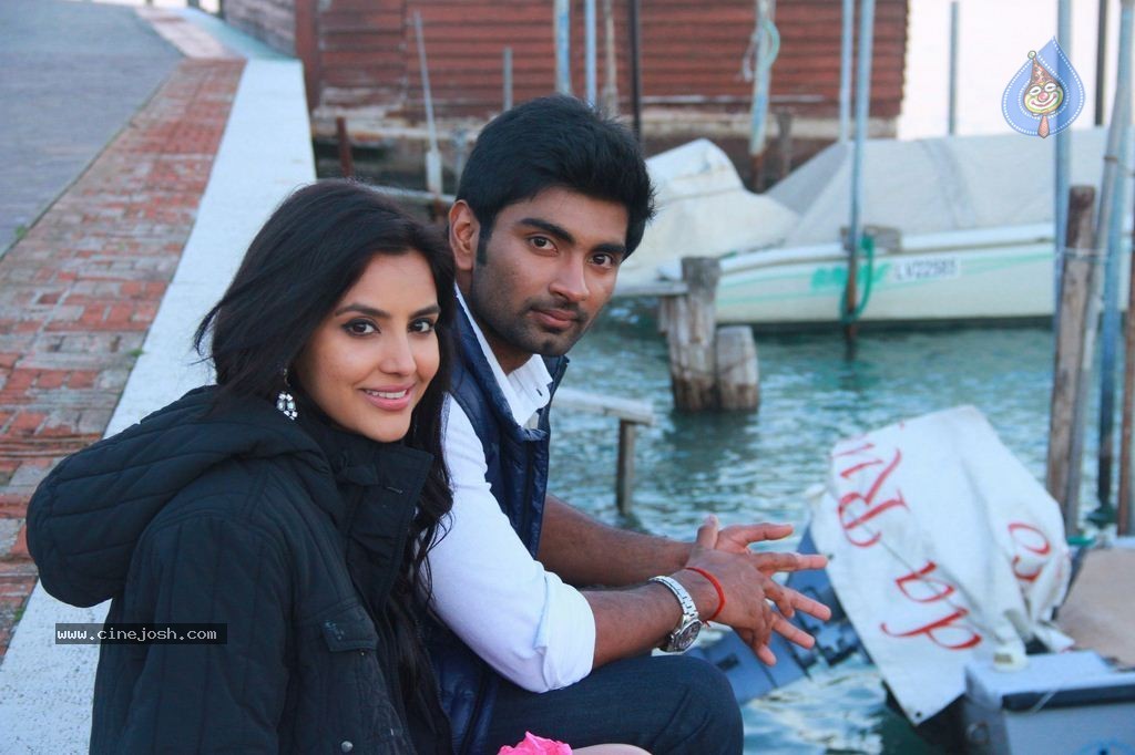 Irumbu Kuthirai Tamil Movie Stills - 43 / 48 photos