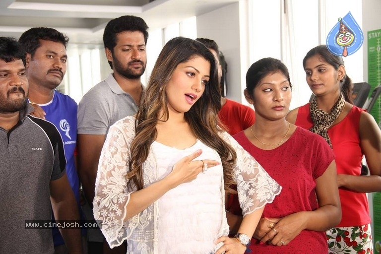 Iruvar Oppandham Movie Working Stills And Photos - 56 / 63 photos