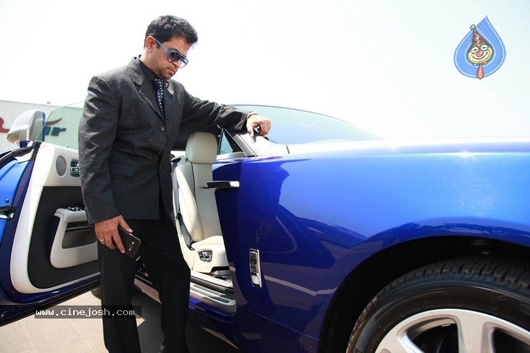 Iruvar Oppandham Movie Working Stills And Photos - 60 / 63 photos