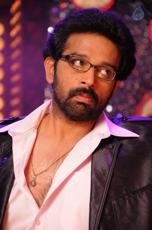 Iruvar Oppandham Tamil Film Photos - 15 / 49 photos