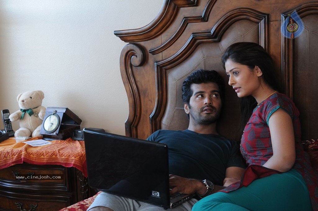 Iruvar Ullam Tamil Movie Stills - 23 / 53 photos