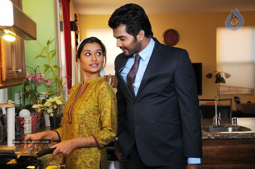 Iruvar Ullam Tamil Movie Stills - 44 / 53 photos