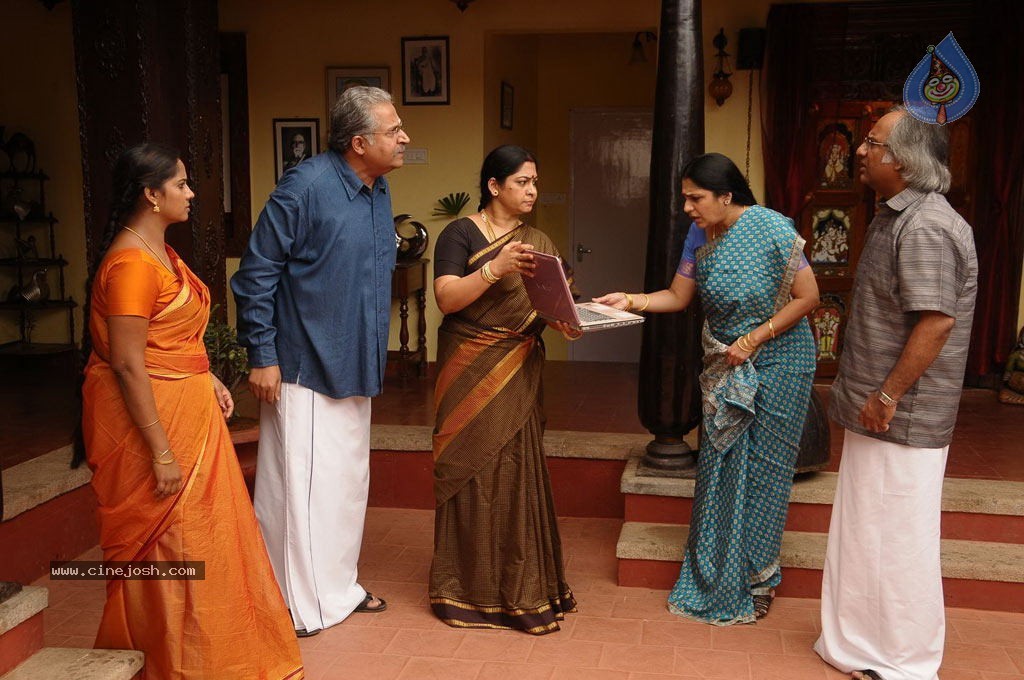 Iruvar Ullam Tamil Movie Stills - 47 / 53 photos