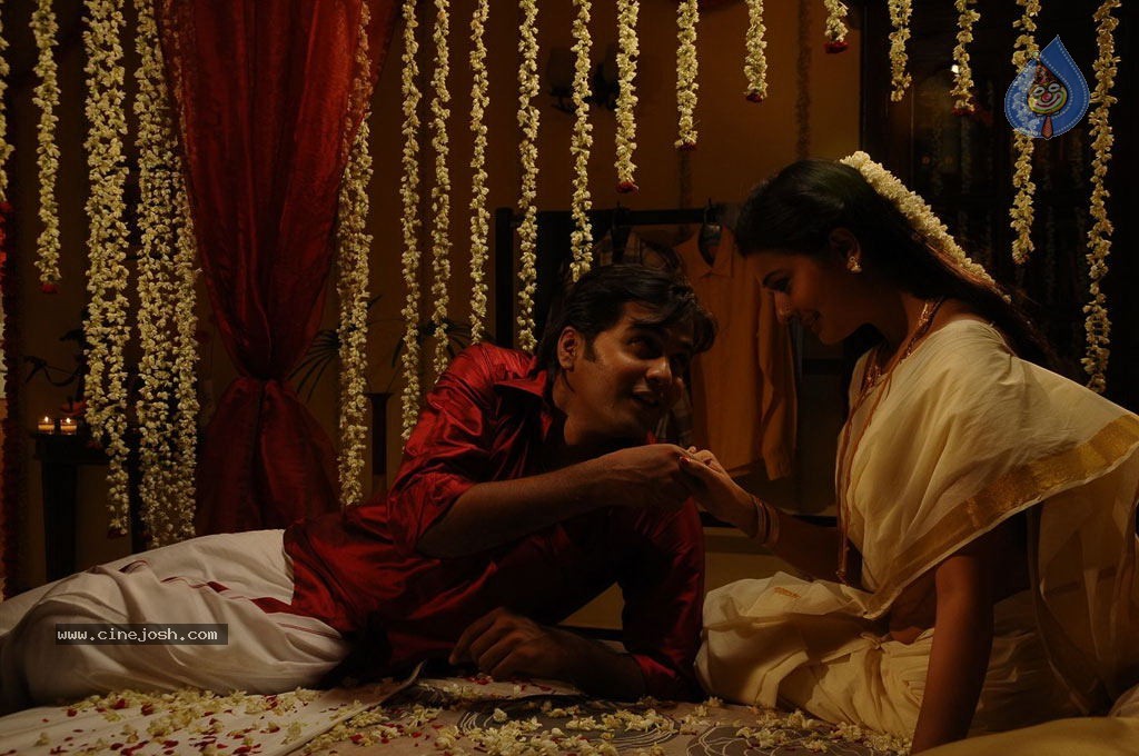 Iruvar Ullam Tamil Movie Stills - 49 / 53 photos