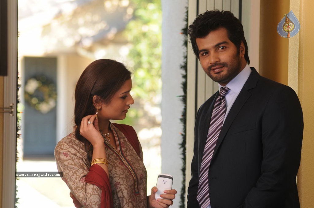 Iruvar Ullam Tamil Movie Stills - 52 / 53 photos