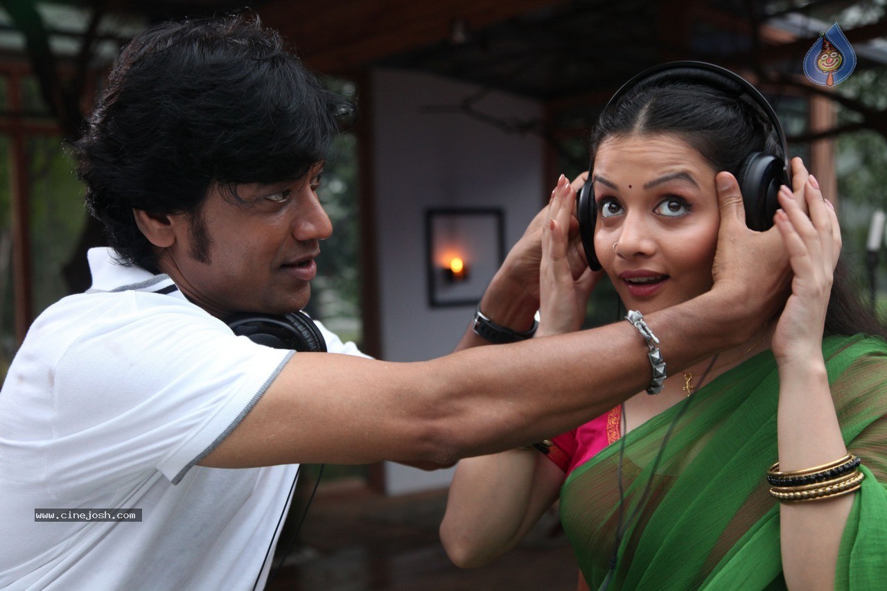 Isai Tamil Movie Stills - 6 / 23 photos