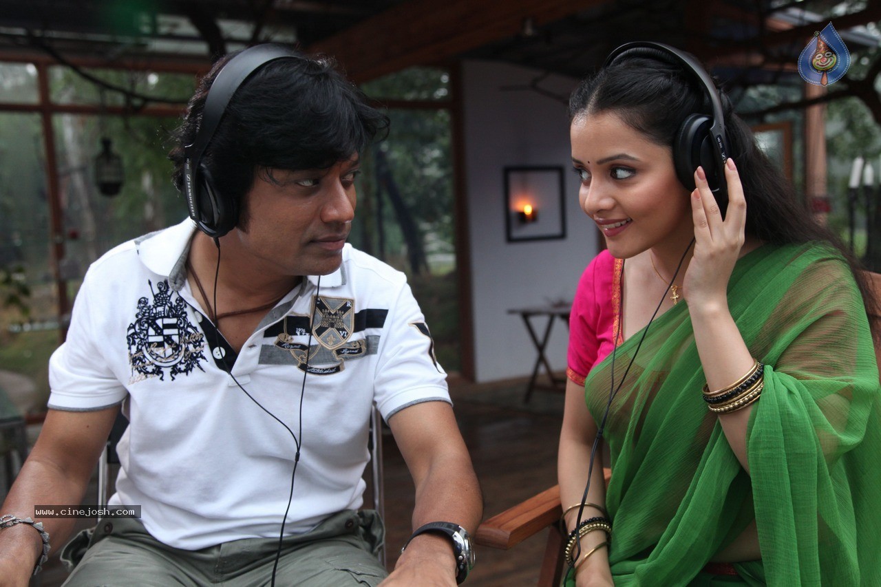 Isai Tamil Movie Stills - 23 / 23 photos