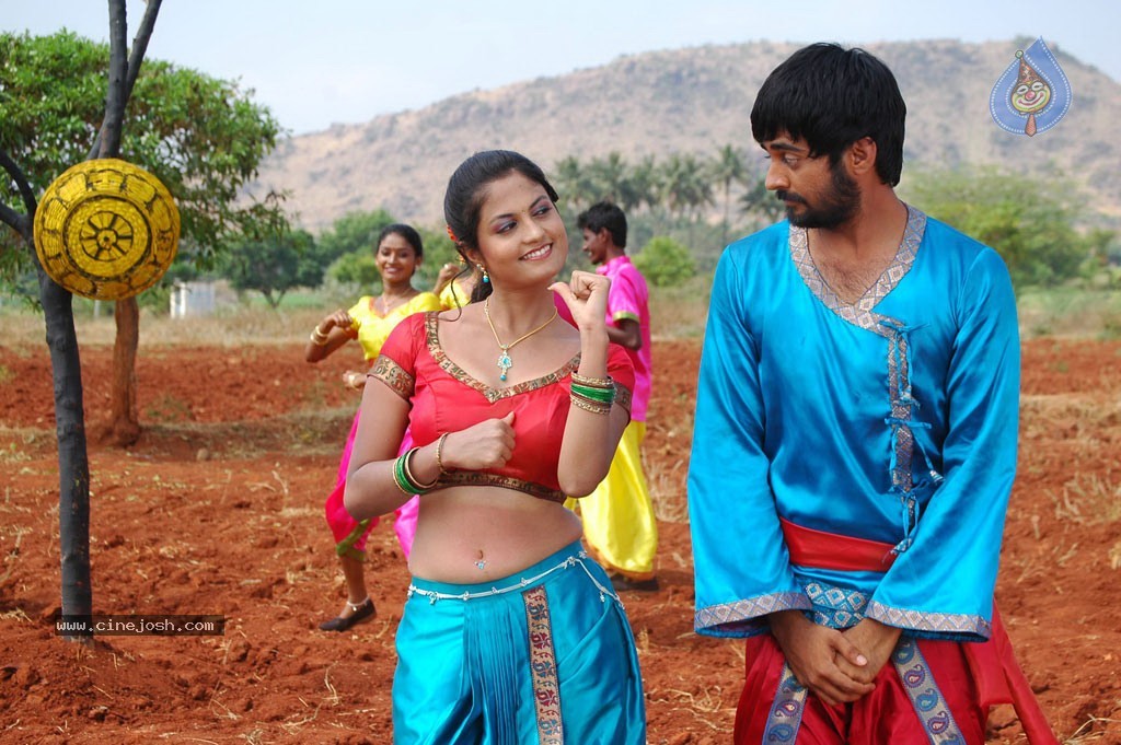 Isakki Tamil Movie Stills - 7 / 35 photos