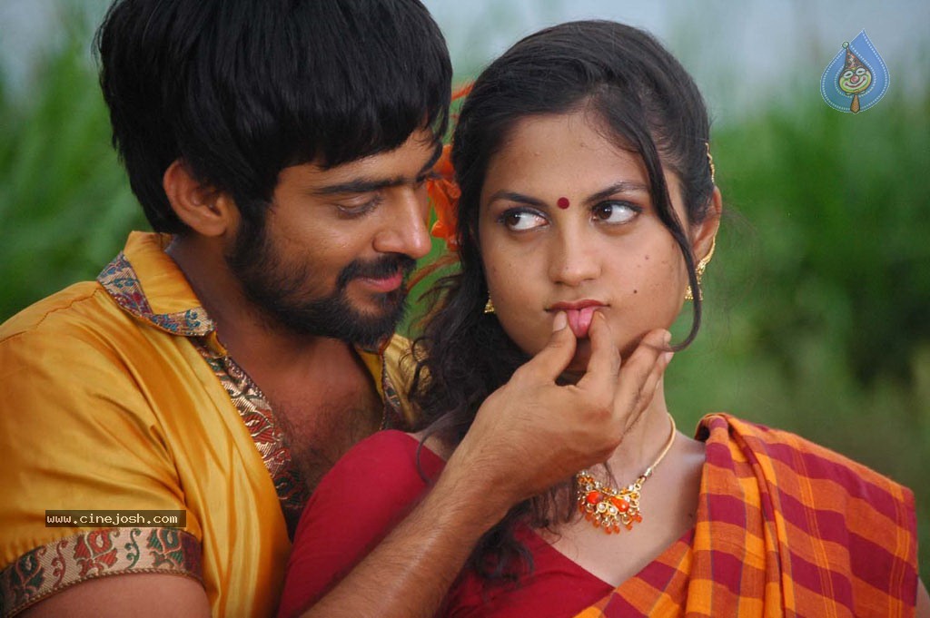 Isakki Tamil Movie Stills - 34 / 35 photos