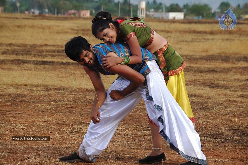Isakki Tamil Movie Stills - 35 / 35 photos
