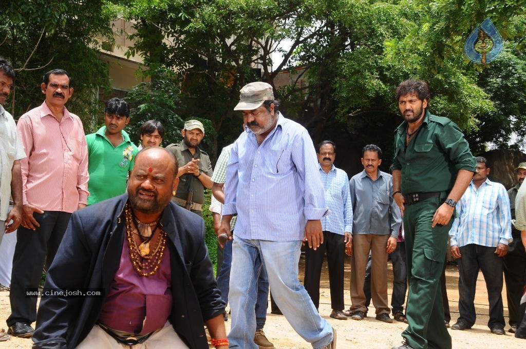 Ishta Sakhi Movie Stills - 29 / 183 photos