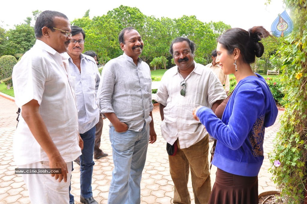Ishta Sakhi Movie Stills - 32 / 183 photos