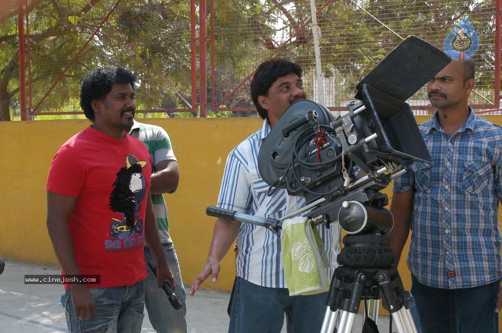 Ishta Sakhi Movie Stills - 69 / 183 photos