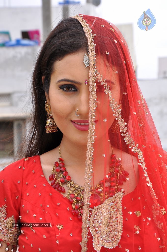 Ishta Sakhi Movie Stills - 95 / 183 photos