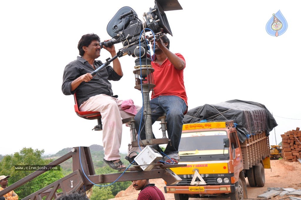 Ishta Sakhi Movie Stills - 101 / 183 photos