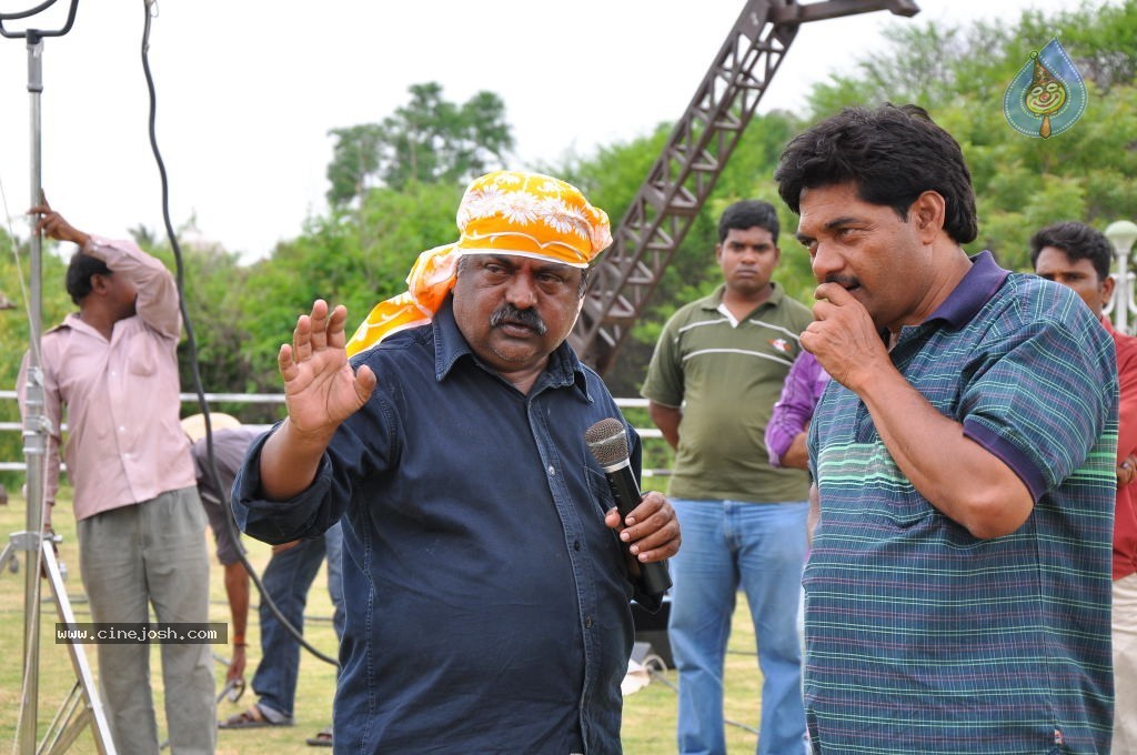 Ishta Sakhi Movie Stills - 132 / 183 photos