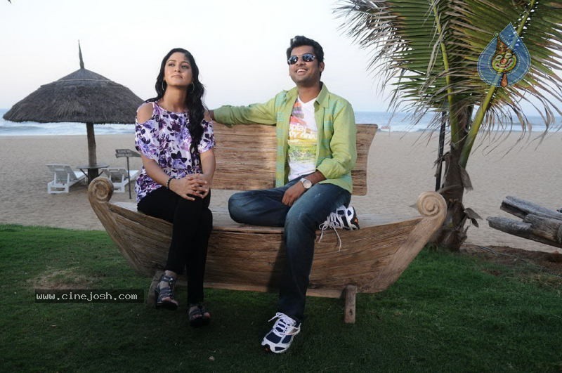 Ishtam Tamil Movie Stills - 4 / 29 photos