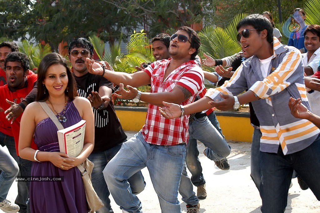 Ista Sakhi Movie Stills - 14 / 23 photos