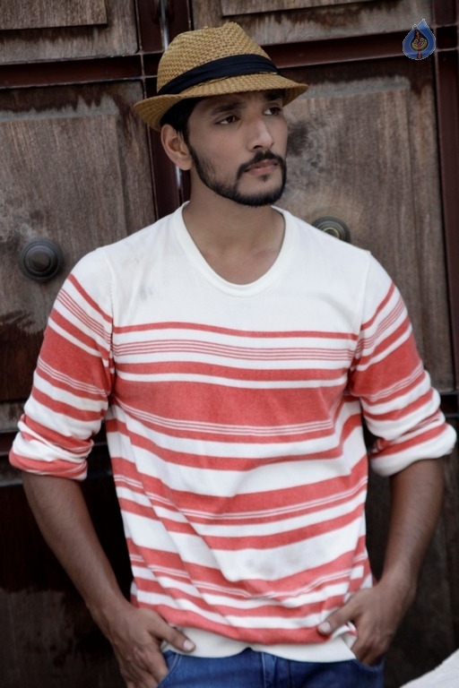 Ivan Thanthiran Tamil Movie Stills - 24 / 31 photos