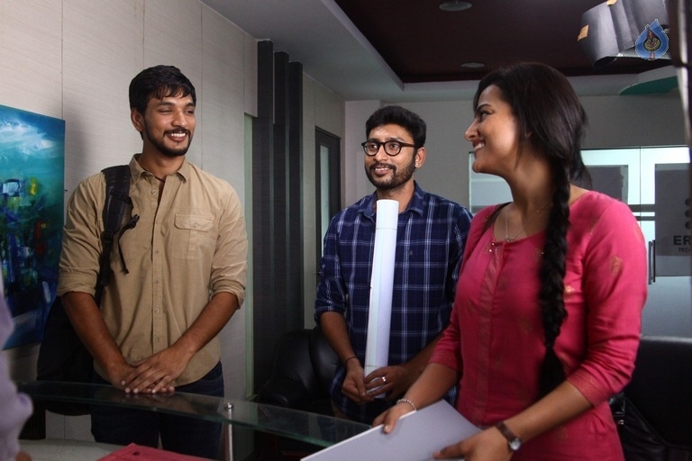 Ivan Thanthiran Tamil Movie Stills - 25 / 31 photos