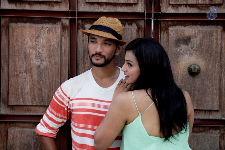 Ivan Thanthiran Tamil Movie Stills - 27 / 31 photos