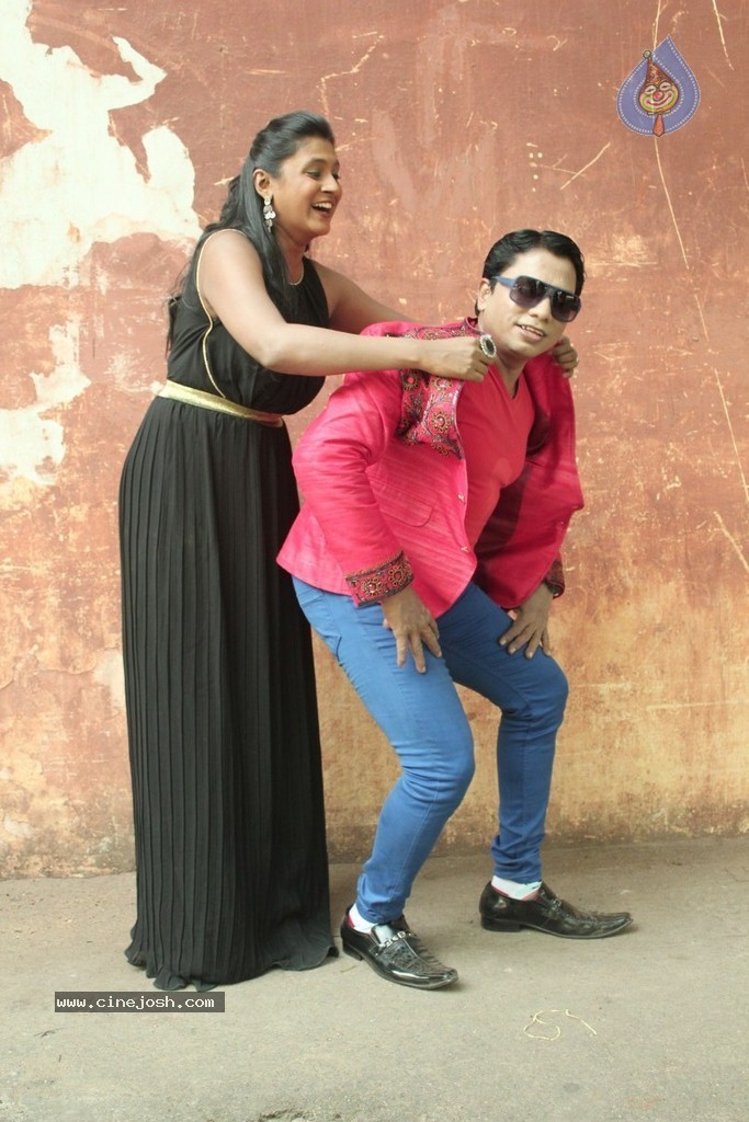 Iyakkunar Tamil Movie Stills - 44 / 86 photos