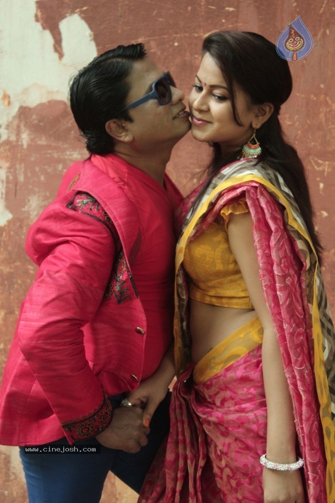 Iyakkunar Tamil Movie Stills - 65 / 86 photos