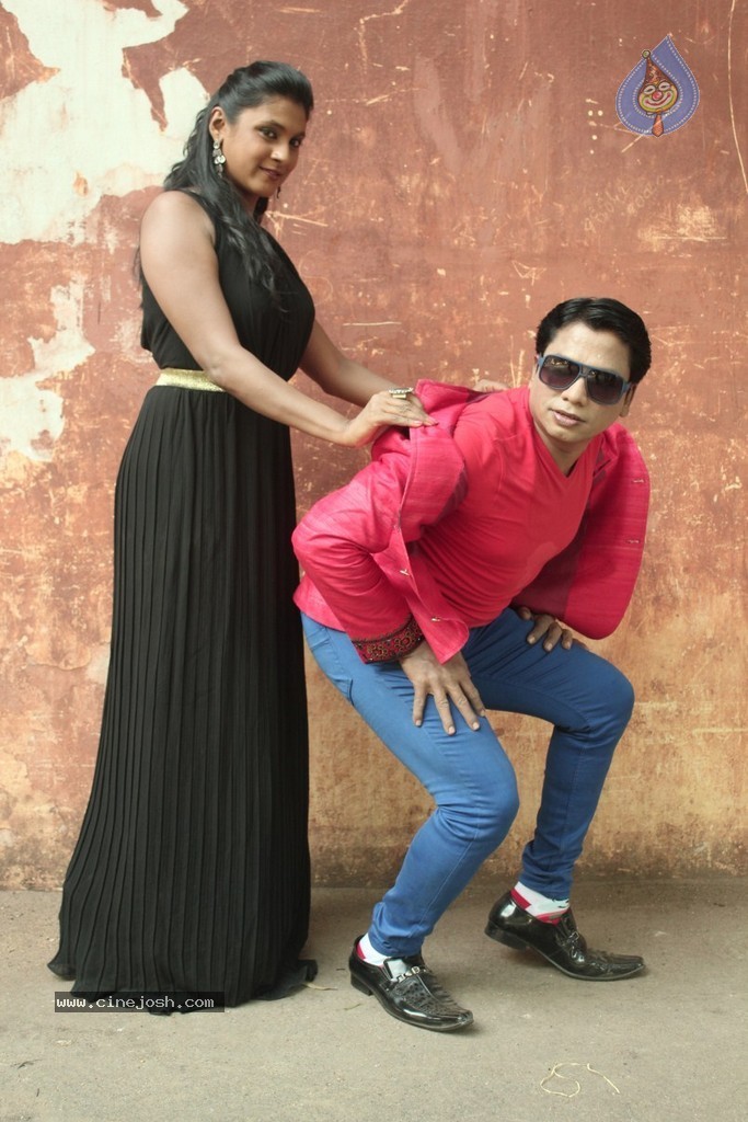 Iyakkunar Tamil Movie Stills - 69 / 86 photos