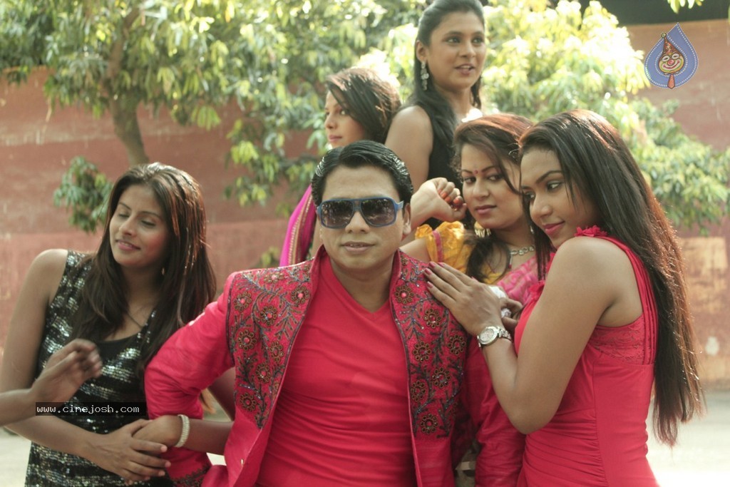 Iyakkunar Tamil Movie Stills - 71 / 86 photos