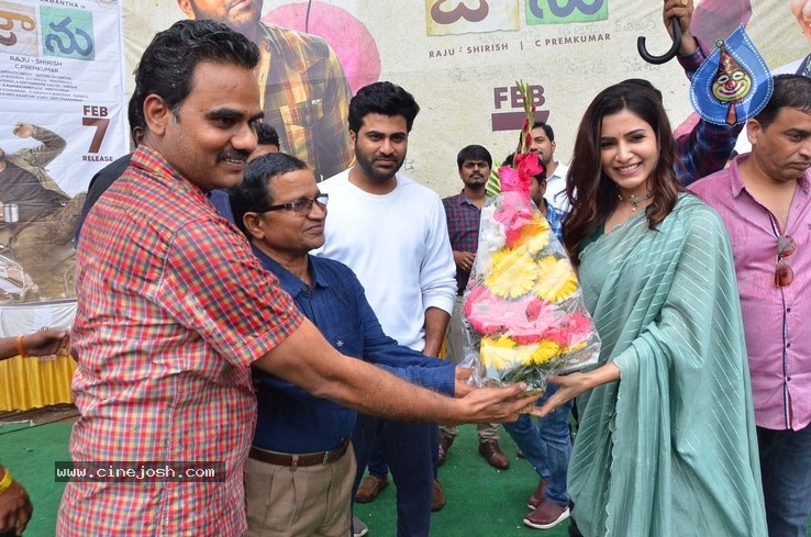 Jaanu Team At Raghu College - 6 / 17 photos