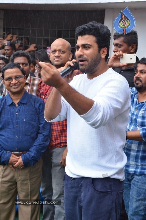 Jaanu Team At Raghu College - 11 / 17 photos