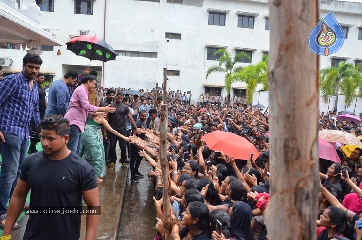 Jaanu Team At Raghu College - 14 / 17 photos