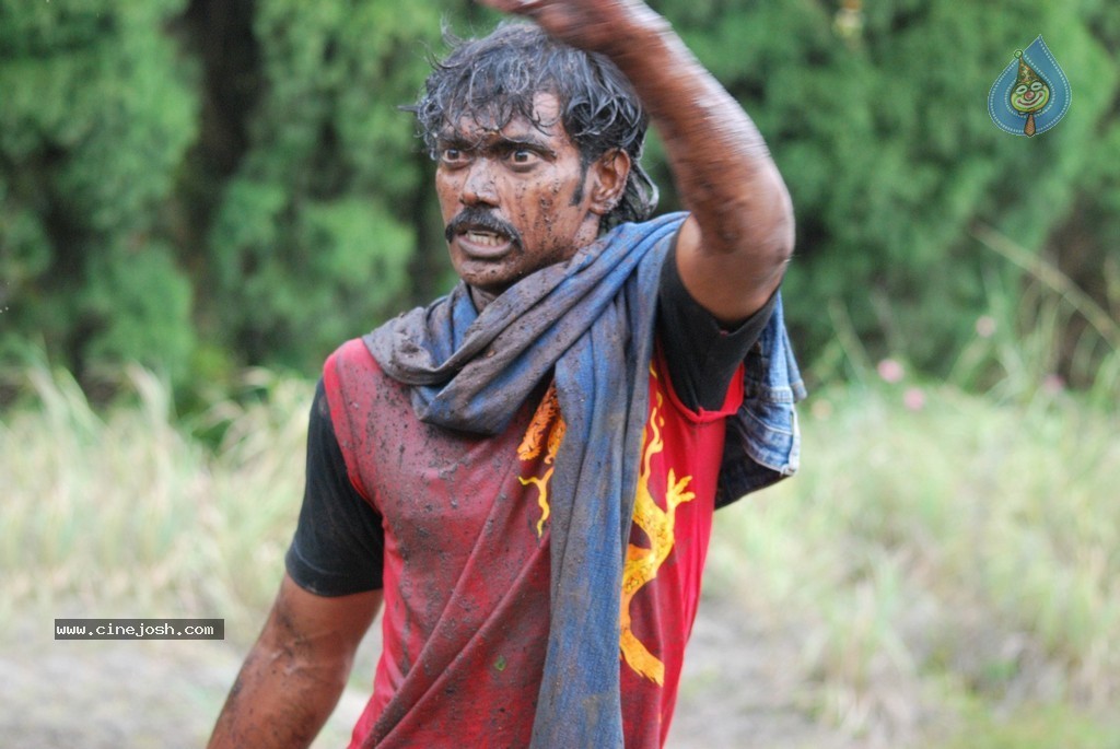 Jabaali Movie Hot Pics - 29 / 57 photos