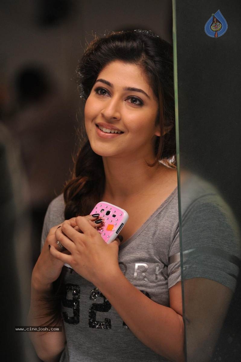 Jadoogadu Movie Stills n Walls - 13 / 51 photos