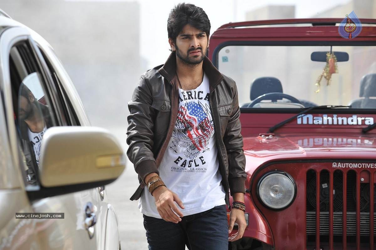 Jadoogadu Movie Stills n Walls - 15 / 51 photos