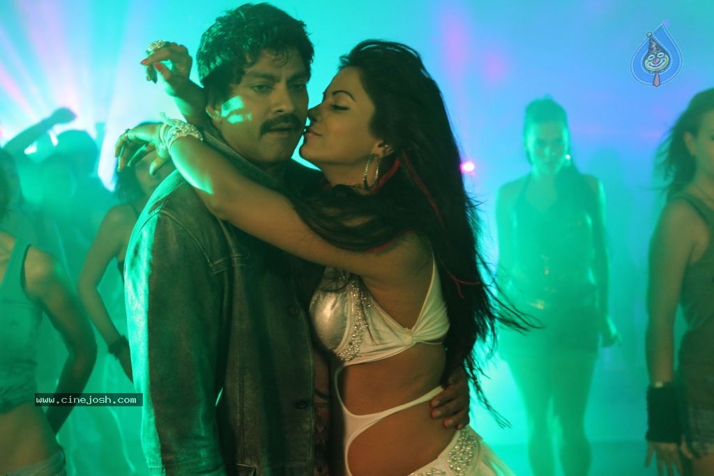 Jagathjentri Movie Stills n Walls - 24 / 45 photos