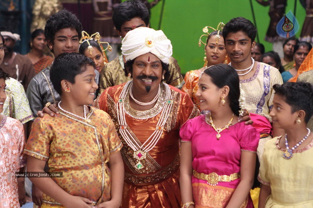Jaggajala Pujabala Tenaliraman Tamil Movie Photos - 1 / 15 photos