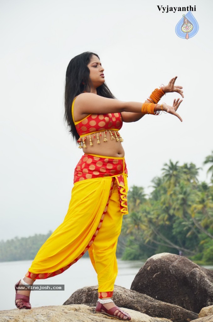 Jamaai Tamil Movie Hot Stills - 6 / 39 photos